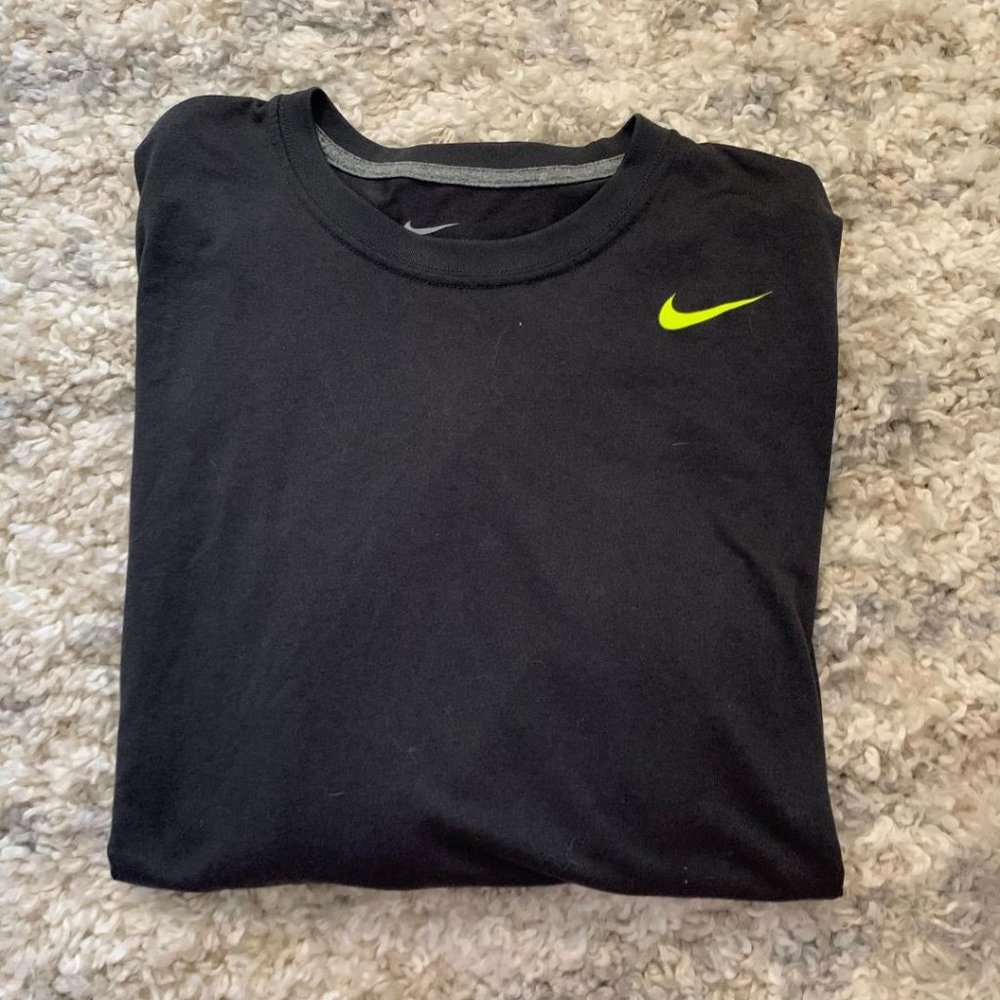Men's Nike Charcoal Grey Long Sleeve Tee
